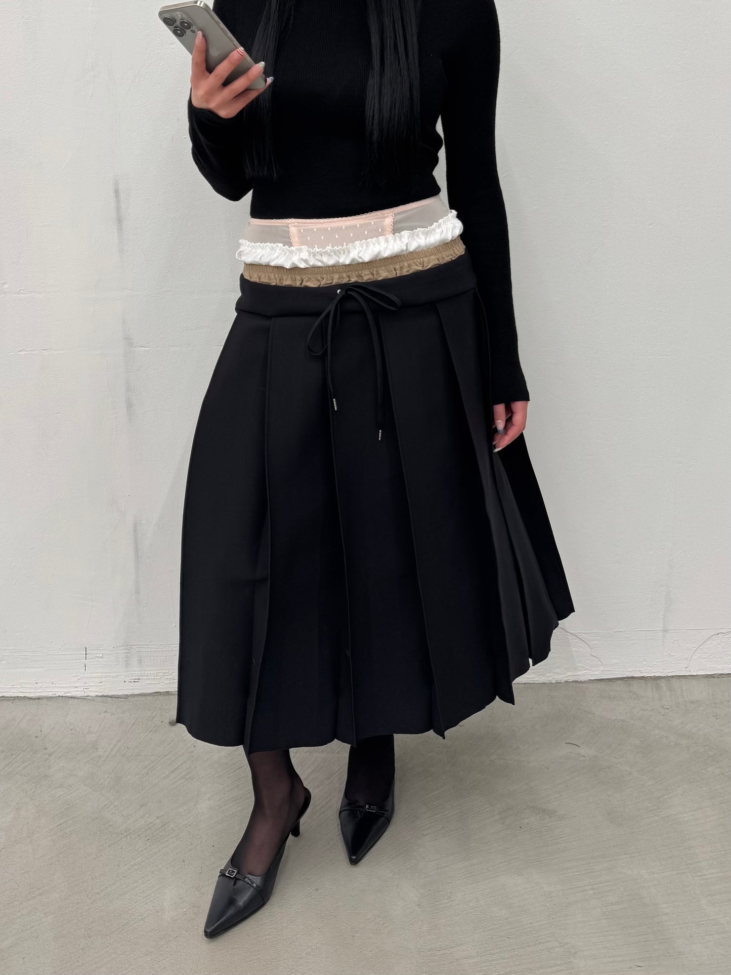 ”HP" layered pleats skirt