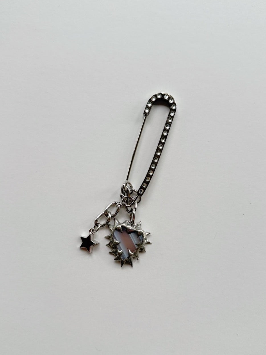 "Vega" safety pin broach